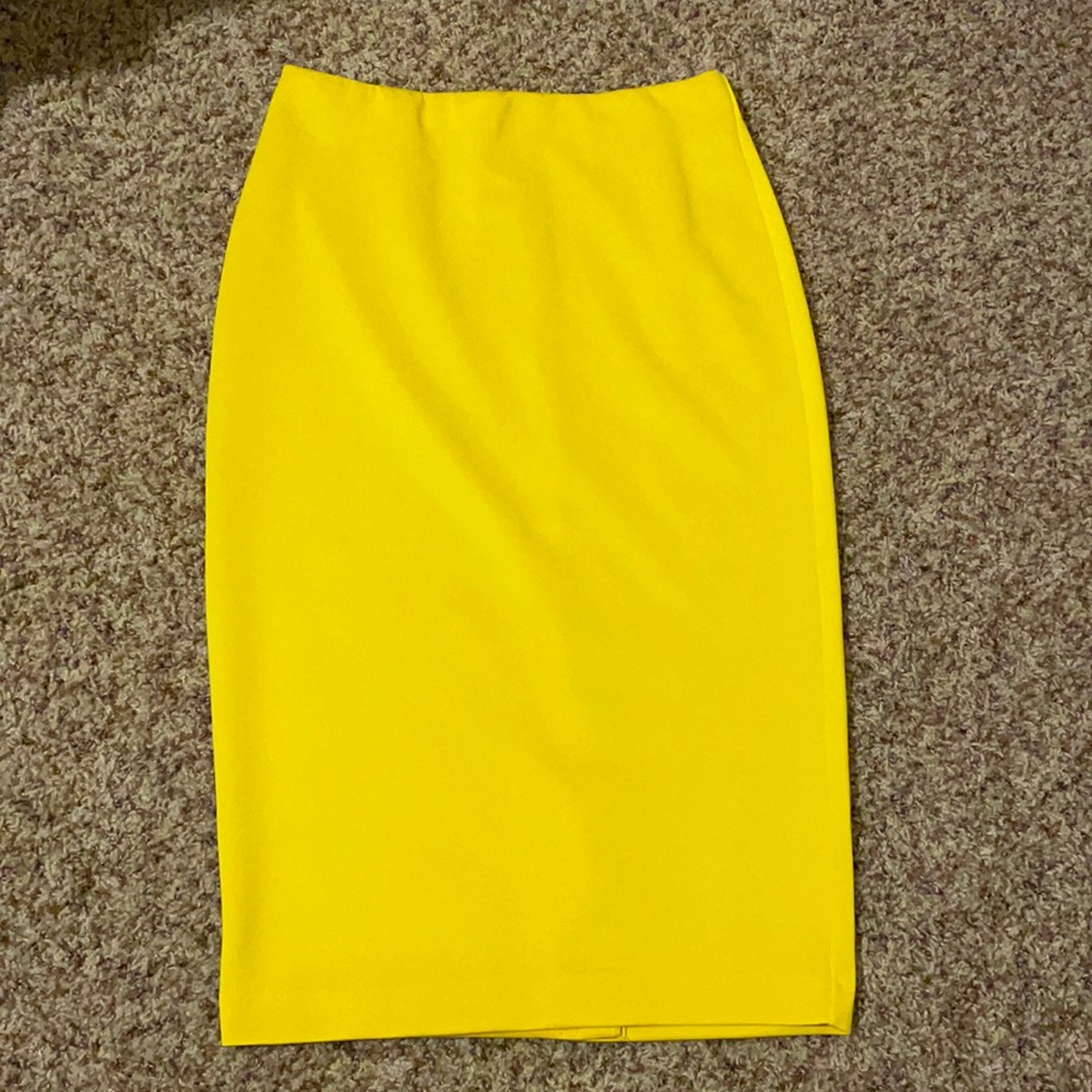 NWOT Yellow knit NYCo knee length pencil skirt